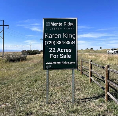 Custom site signs Photo
